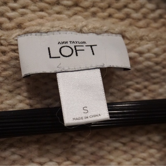 LOFT cozy beige snap front cardigan sz small - Picture 3 of 4